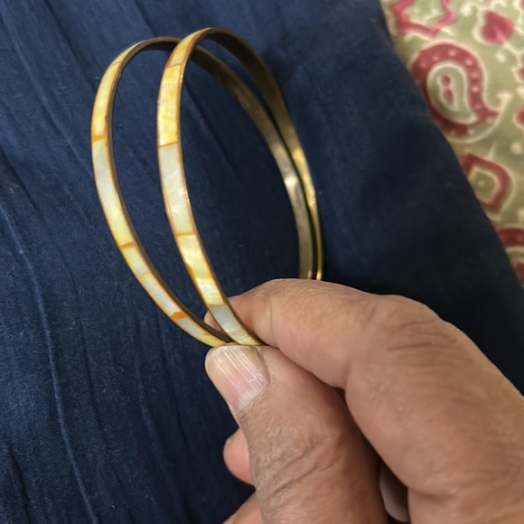 Shell bangles - Picture 3 of 4